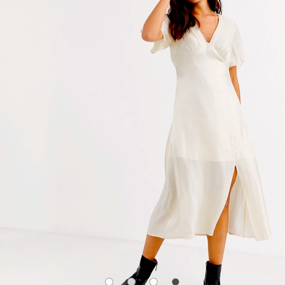 Moon River Cream Natural Bustier Satin V-Neck Front Slit Woman’s Midi Dress S